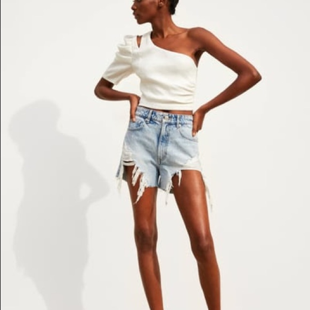 Zara ripped hi rise denim short